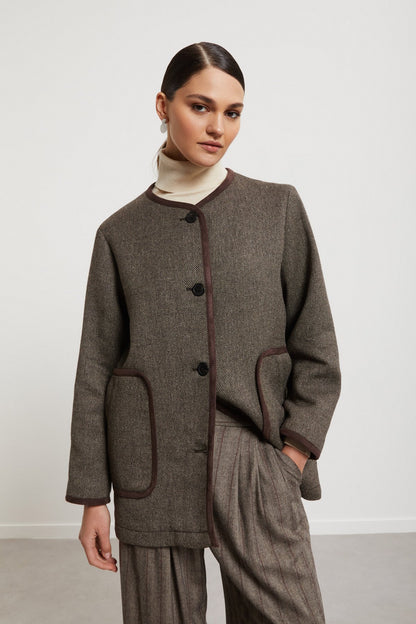 Coat With Detachable Collar