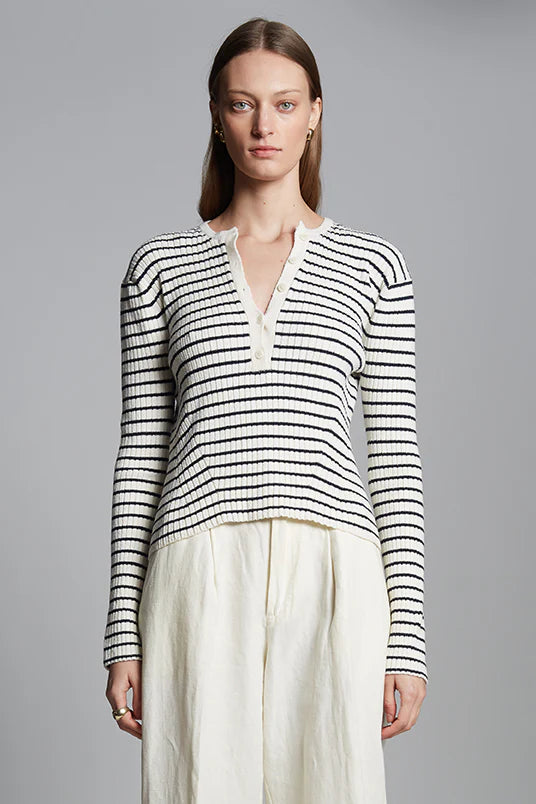 Lilla Henley Sweater