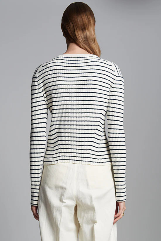 Lilla Henley Sweater